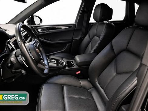 Used 2024 Porsche Macan AWD/4WD image 10