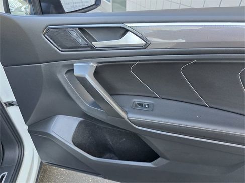 Used 2023 Volkswagen Tiguan SE R-Line image 24