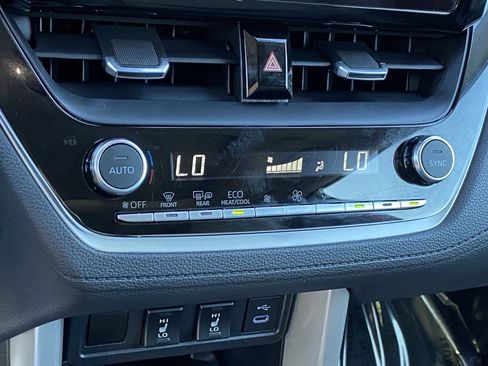 Used 2024 Toyota Corolla Cross XLE image 21