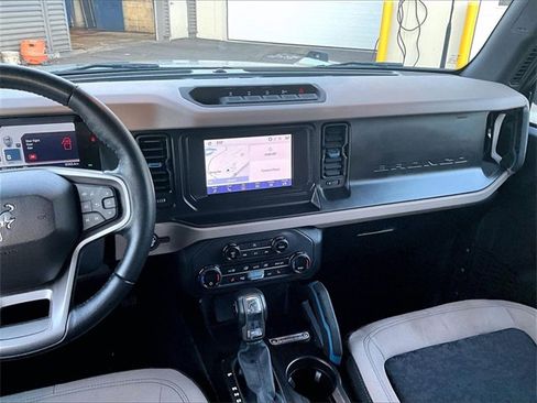 Used 2023 Ford Bronco Wildtrak image 6