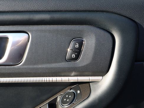 Used 2025 Ford Explorer ST-Line w/ ST-Line Street Pack image 15