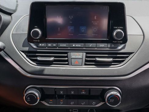Used 2024 Nissan Altima 2.5 S FWD image 27