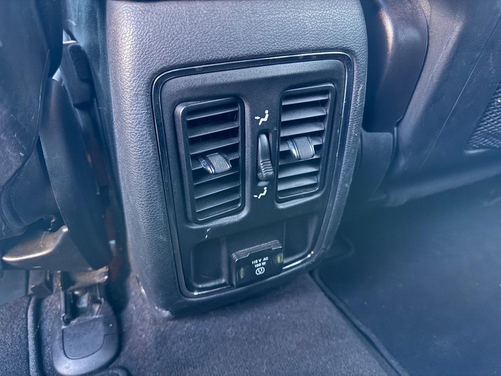 Used 2018 Jeep Grand Cherokee Altitude AWD/4WD image 9