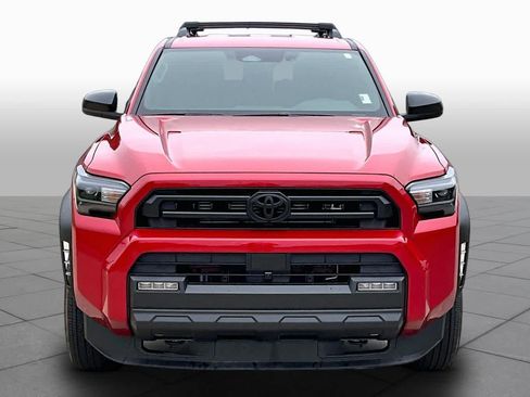 Used 2025 Toyota 4Runner SR5 AWD/4WD image 4