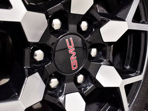 Used 2024 GMC Canyon AT4X image 15