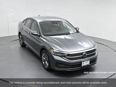 Used 2022 Volkswagen Jetta SE image 51