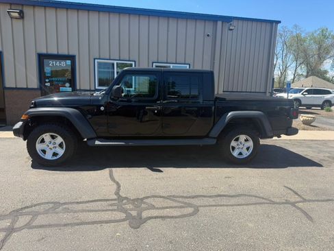 Used 2020 Jeep Gladiator Sport w/ Quick Order Package 24S AWD/4WD image 4