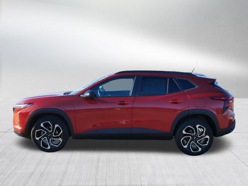 Used 2024 Chevrolet Trax RS w/ Driver Confidence Package image 4