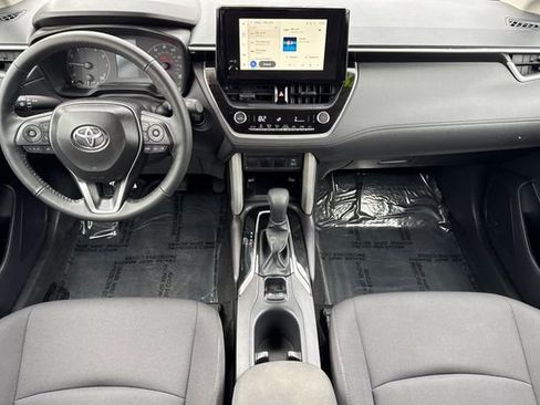Certified 2025 Toyota Corolla Cross LE image 17