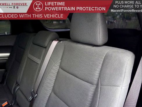Used 2019 Dodge Durango SXT w/ 3rd Row Seating Group image 25