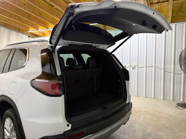 Used 2024 GMC Acadia Elevation w/ LPO, Floor Liner Package FWD image 9