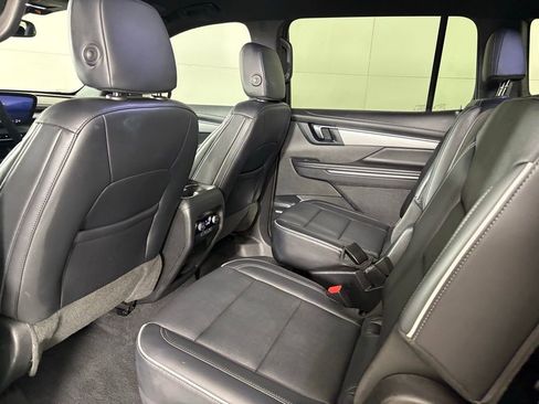 Used 2025 Buick Enclave Preferred image 36