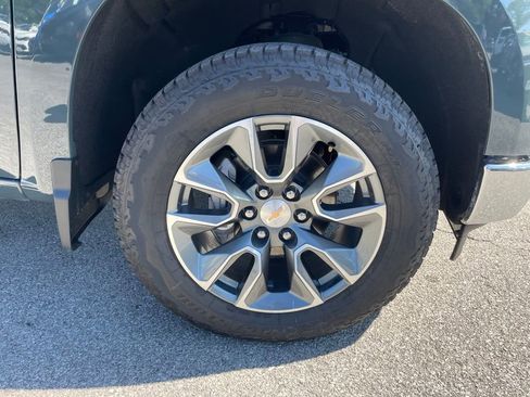 Used 2025 Chevrolet Silverado 1500 LT AWD/4WD image 33