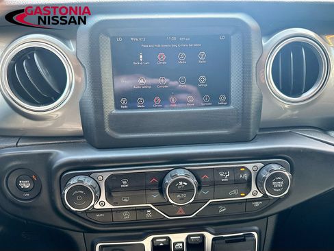 Used 2019 Jeep Wrangler Unlimited Sahara AWD/4WD image 19