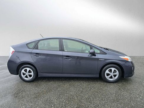 Used 2013 Toyota Prius Four FWD image 2
