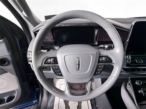 Used 2018 Lincoln Navigator Reserve w/ Technology Package image 11