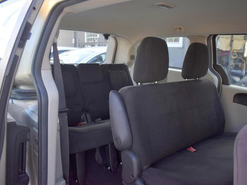 Used 2013 Dodge Grand Caravan American Value Package image 16