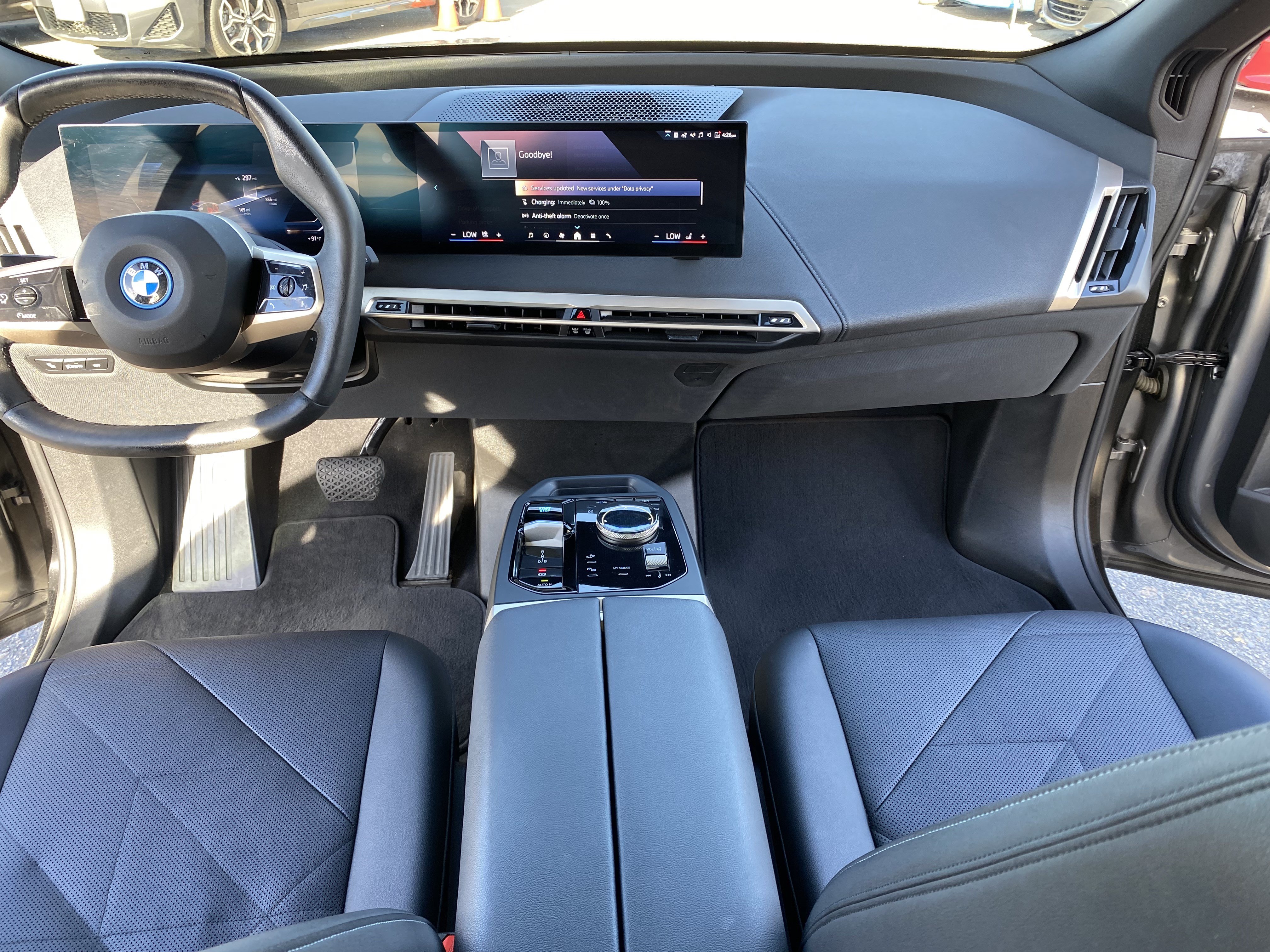 Used 2024 BMW iX xDrive50 w/ Premium Package AWD/4WD image 16
