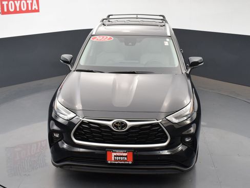 Used 2022 Toyota Highlander XLE image 27