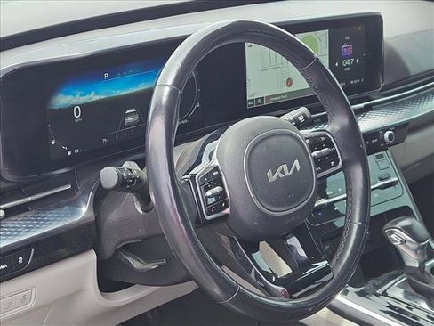 Used 2022 Kia Carnival SX Prestige FWD image 9