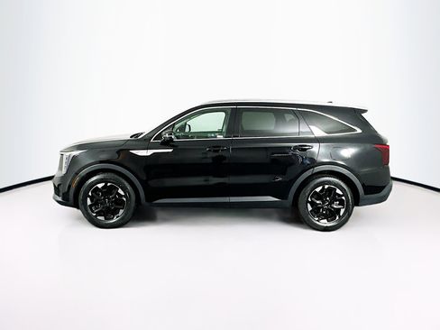 Used 2024 Kia Sorento S image 4