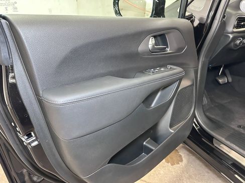 New 2026 Chrysler Voyager LX image 18