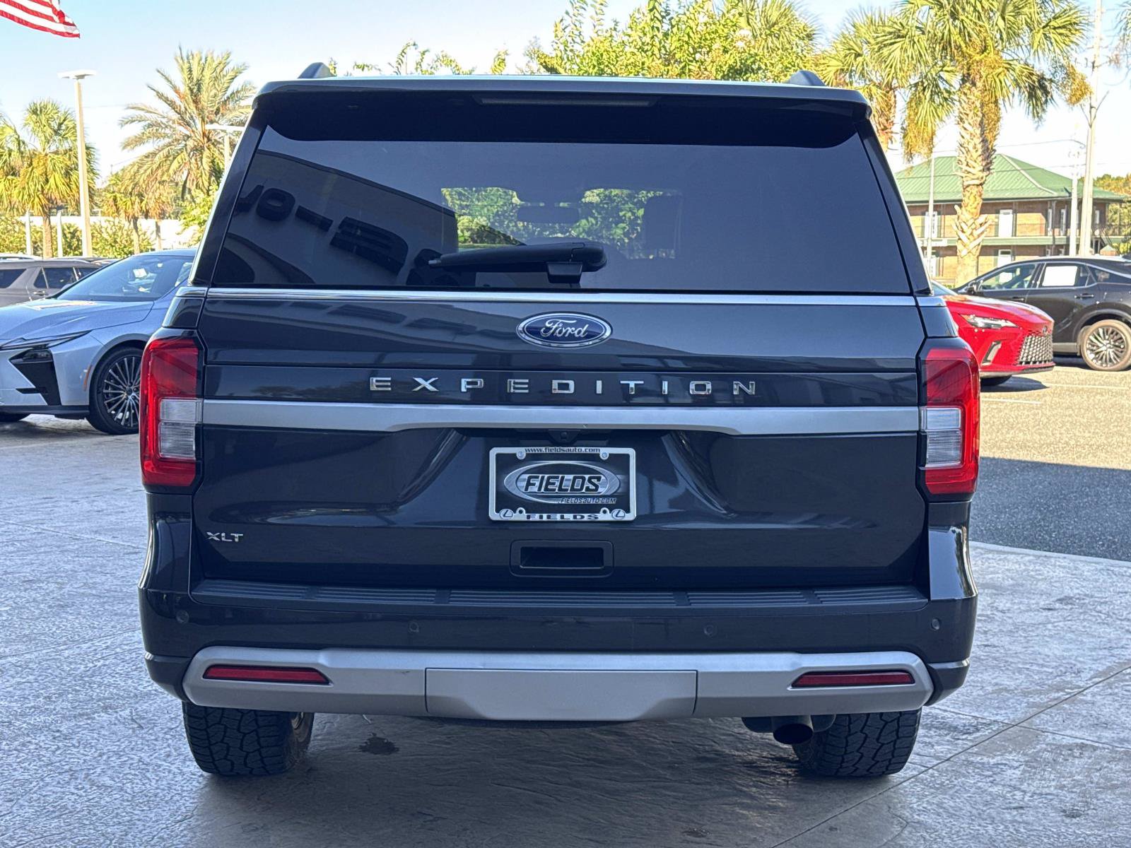Used 2024 Ford Expedition XLT RWD image 4
