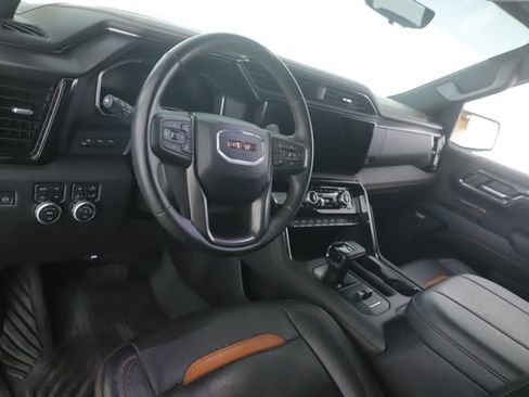 Used 2024 GMC Sierra 1500 AT4 w/ Technology Package image 17