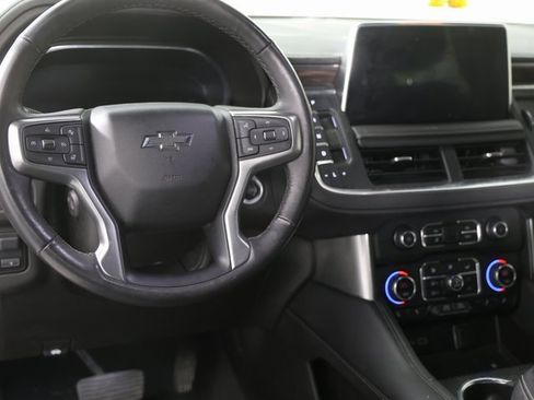 Used 2022 Chevrolet Tahoe Z71 w/ Luxury Package image 3