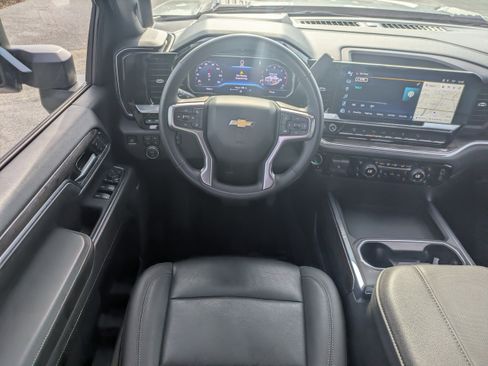 Used 2024 Chevrolet Silverado 2500 LTZ w/ LTZ Premium Package image 16