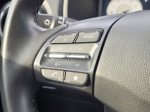 Used 2023 Hyundai Kona Limited image 9