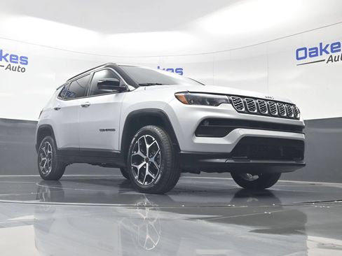Used 2025 Jeep Compass Limited AWD/4WD image 36