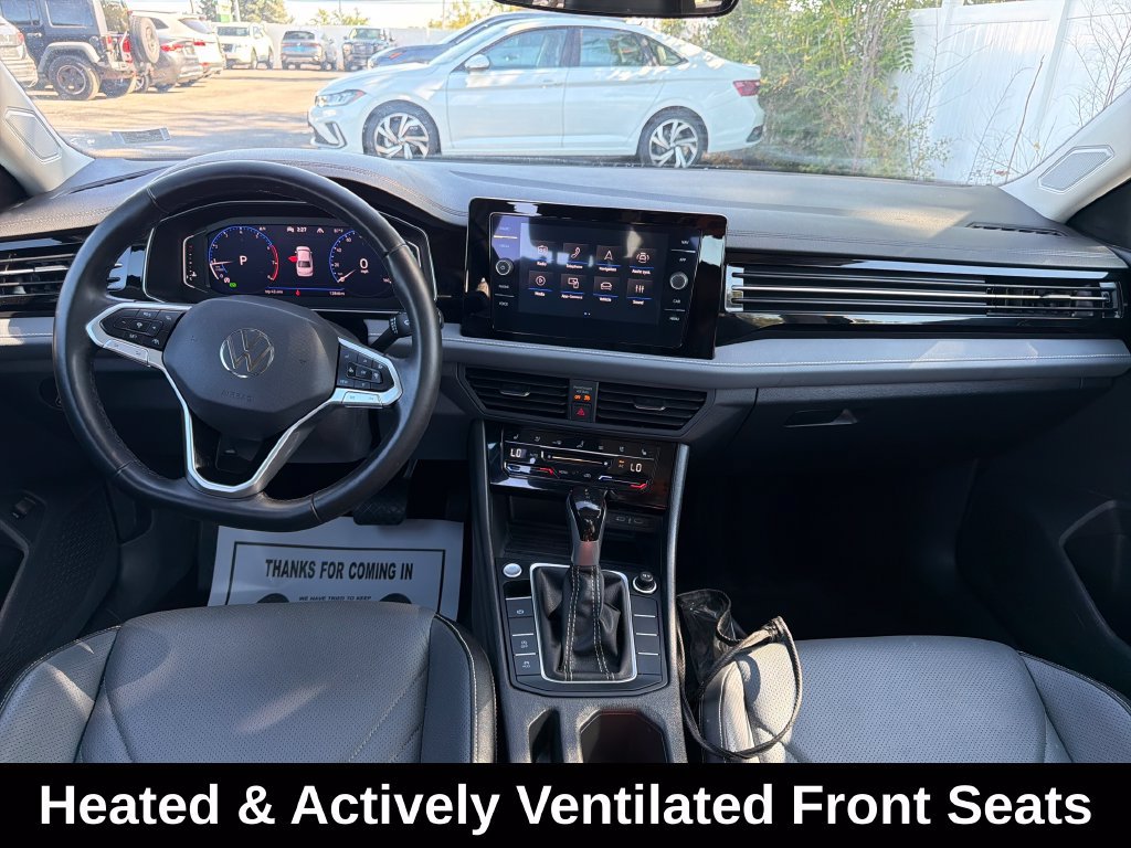 Used 2025 Volkswagen Jetta SEL FWD image 15