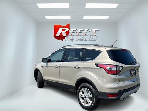 Used 2017 Ford Escape SE w/ SE Leather Comfort Package AWD/4WD image 10