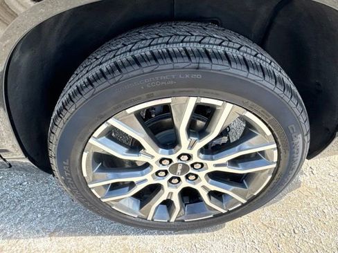 Used 2026 GMC Acadia Denali Ultimate w/ LPO, Floor Liner Package FWD image 16