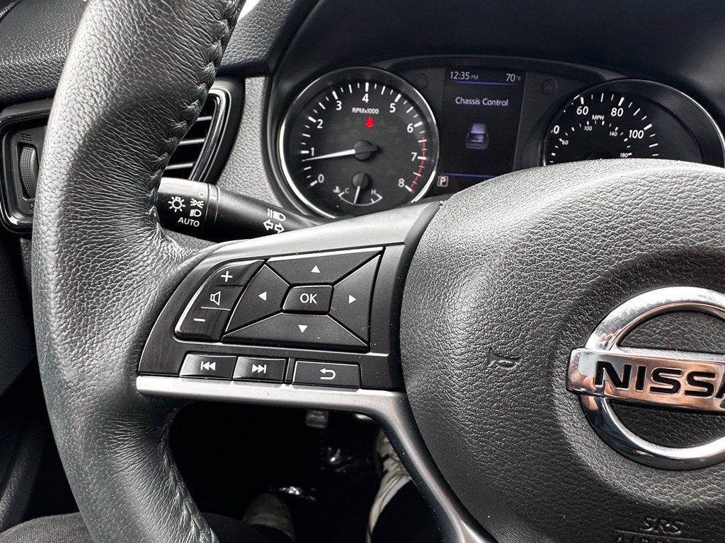 Used 2018 Nissan Rogue SV FWD image 33