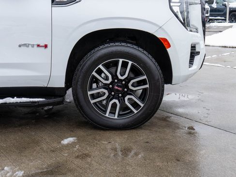 Used 2022 GMC Yukon AT4 w/ Technology Package image 40