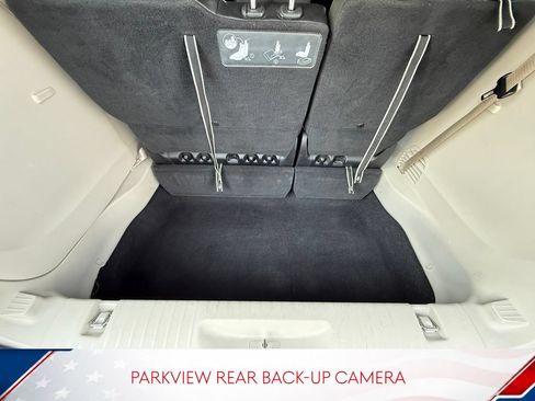 Used 2019 Chrysler Pacifica Touring-L FWD image 8