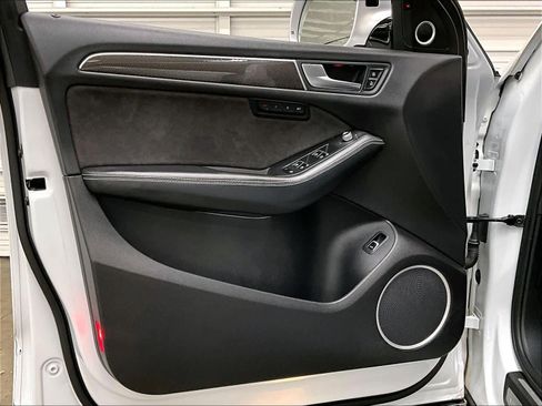 Used 2016 Audi SQ5 Premium Plus w/ Technology Package image 26