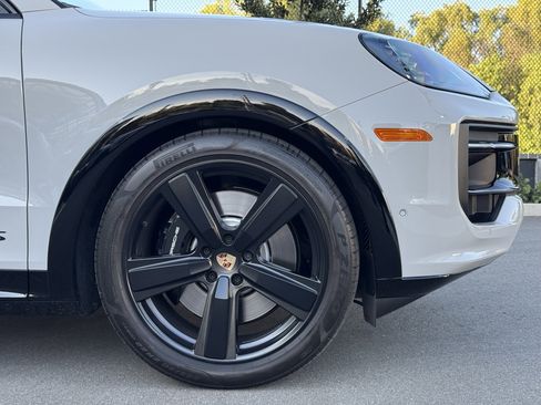 Used 2025 Porsche Cayenne GTS image 12