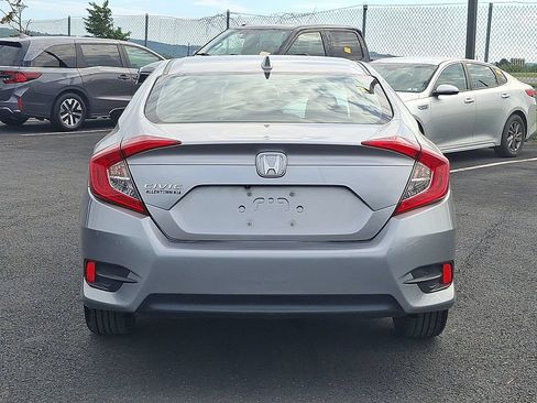 Used 2018 Honda Civic EX-T image 5
