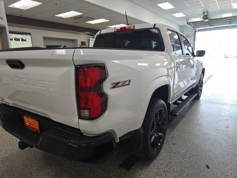 Used 2025 Chevrolet Colorado Z71 w/ Z71 Convenience Package 2 AWD/4WD image 7