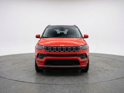 Used 2025 Jeep Compass Limited image 2