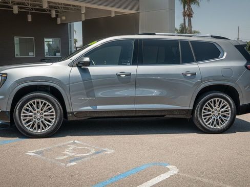 Used 2024 GMC Acadia Denali image 9
