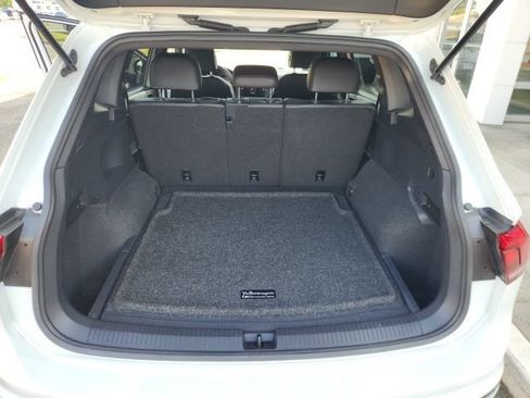 Used 2020 Volkswagen Tiguan SE R-Line AWD/4WD image 22