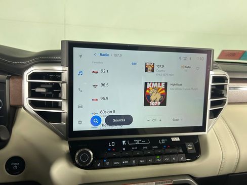 Used 2025 Toyota Sequoia Capstone image 18