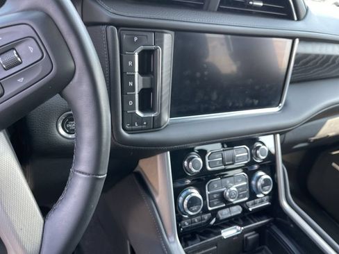 Used 2023 GMC Yukon Denali AWD/4WD image 8