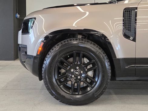 Used 2023 Land Rover Defender 110 X-Dynamic SE AWD/4WD image 9