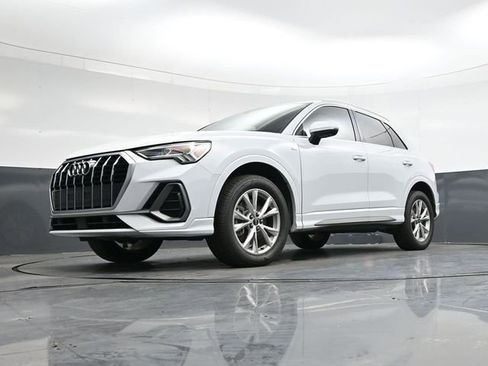 Used 2022 Audi Q3 2.0T Premium Plus w/ Premium Plus Package image 36