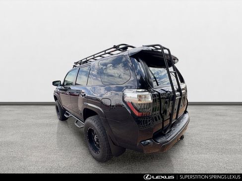 Used 2017 Toyota 4Runner TRD Off-Road Premium AWD/4WD image 4